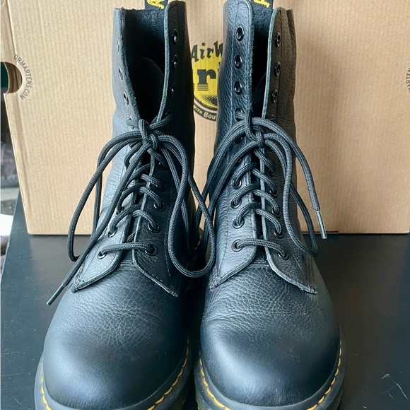 Dr. Martens Black Leather boots - Picture 4 of 9